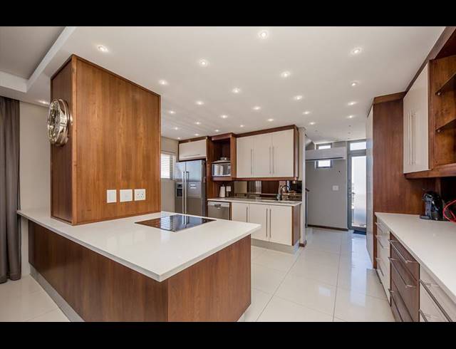 4 BEDROOM APARTMENT FOR SALE IN BLOUBERGSTRAND